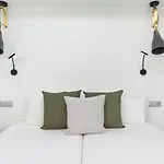 Tusity One Self Check-in Apartment